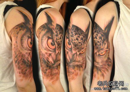 手臂经典很帅的一幅猫头鹰纹身图案