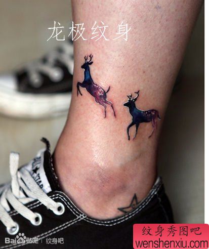 腿部流行小巧的小鹿纹身图案
