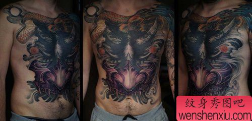 男性前胸超帅的一幅般若纹身图案