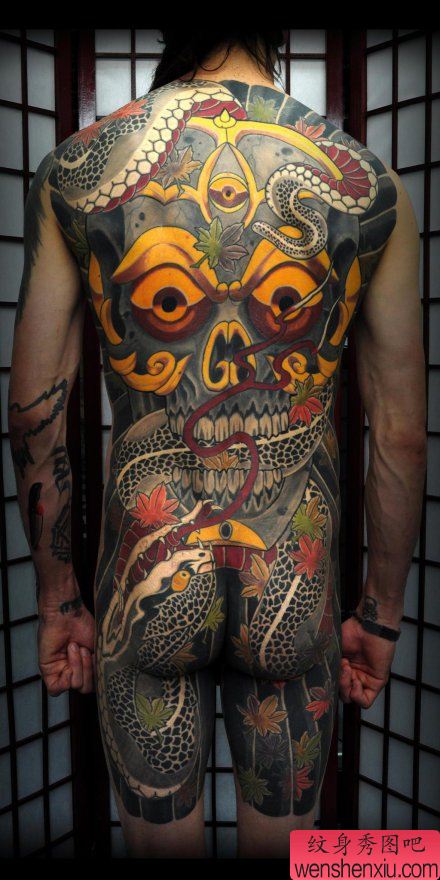 男性后背超酷霸气的满背嘎巴拉纹身图案