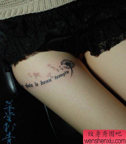 女生腿部流行唯美的字母与蒲公英纹身图案