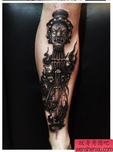 腿部经典很帅的金刚杵纹身图案