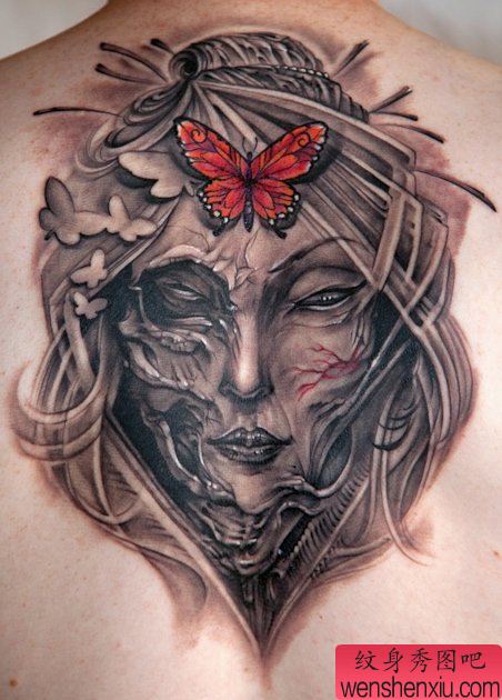 后背一幅超炫艺妓蝴蝶纹身图案