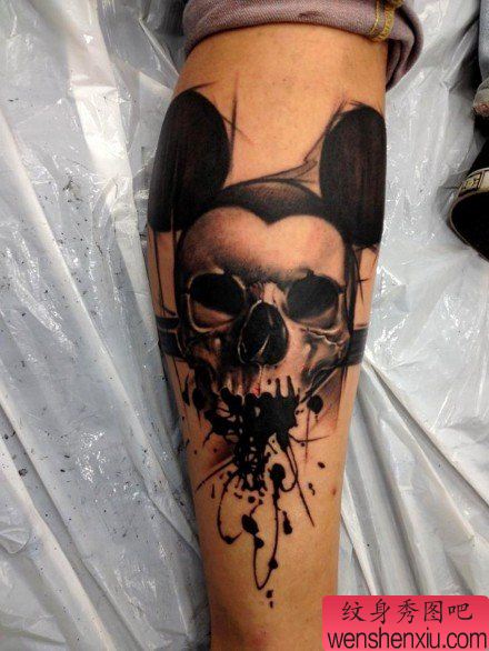 一幅喷墨米奇纹身图案