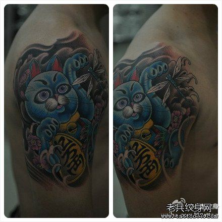 大臂上一幅招财猫纹身图案