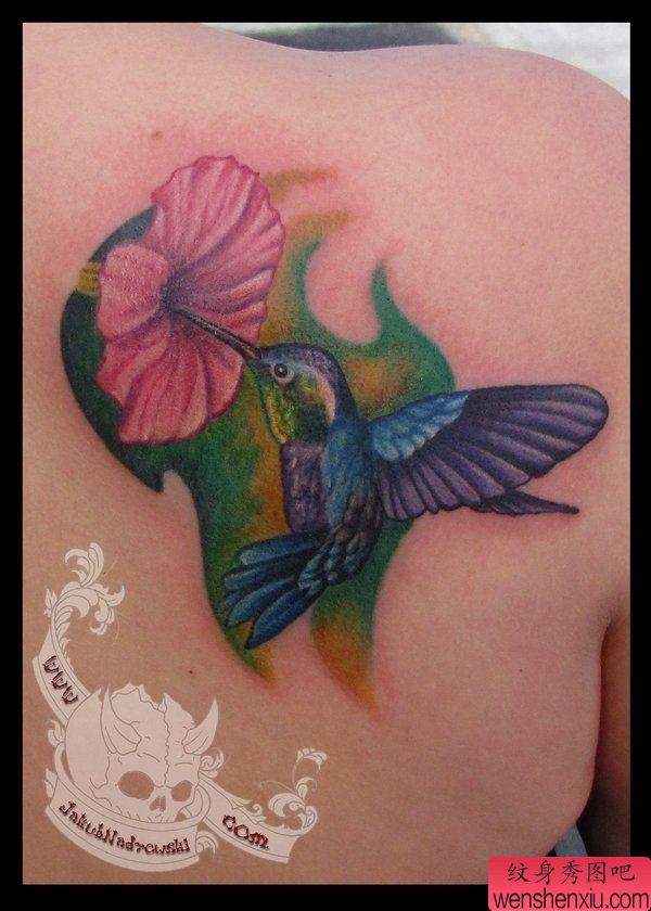 推荐一幅蜂鸟纹身图片