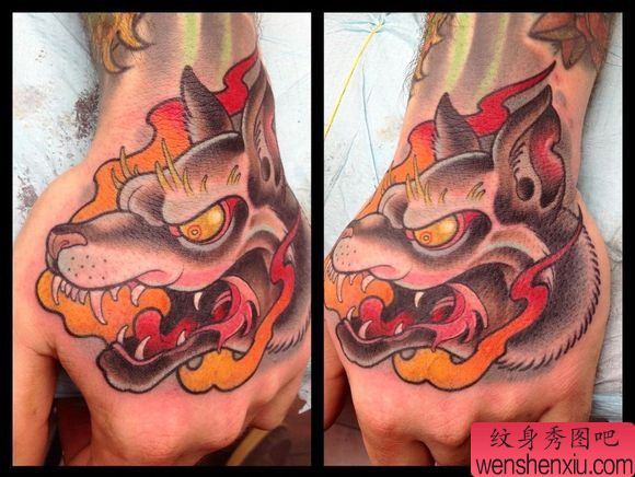 手背上一幅school风格纹身图案