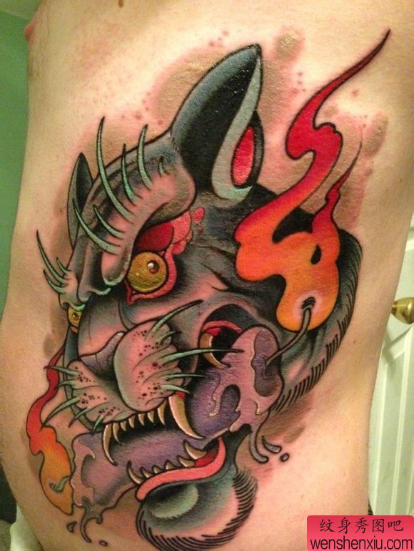 为您推荐一幅侧腰上老虎纹身图案