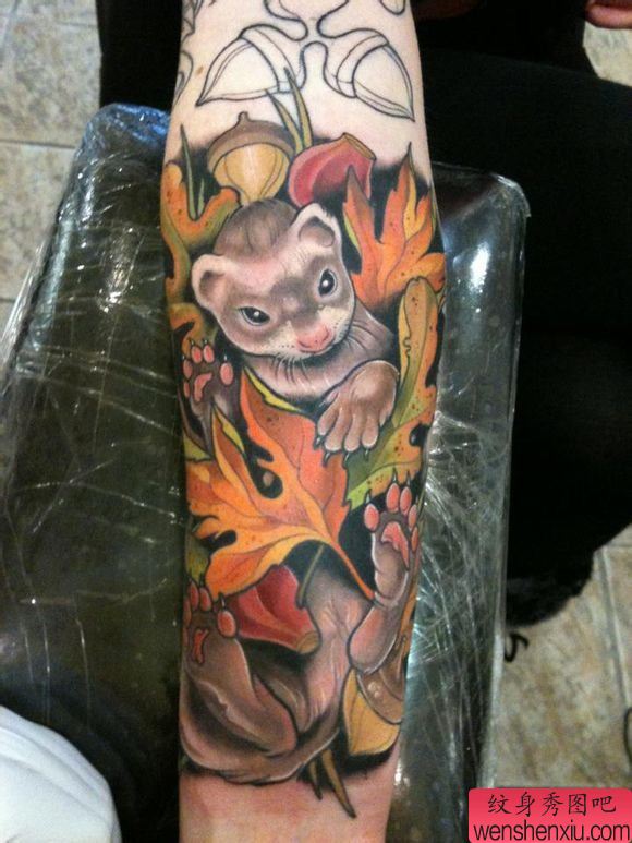 一幅欧美小花臂纹身图案