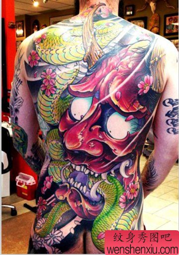 给大家推荐一幅经典的满背般若纹身作品