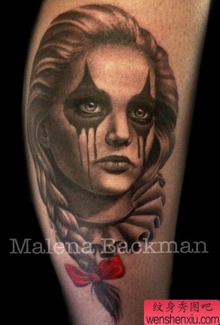 一幅漂亮的美女小丑纹身作品