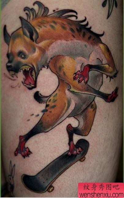 纹身秀图吧推荐一幅school风格狼纹身图案