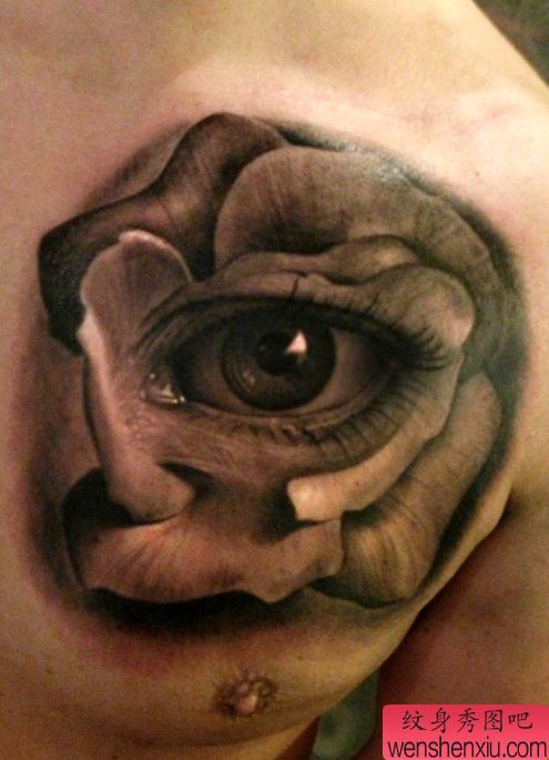 推荐一幅胸口眼睛花纹身图案