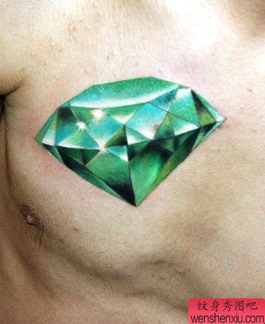 推荐一幅胸口钻石纹身作品