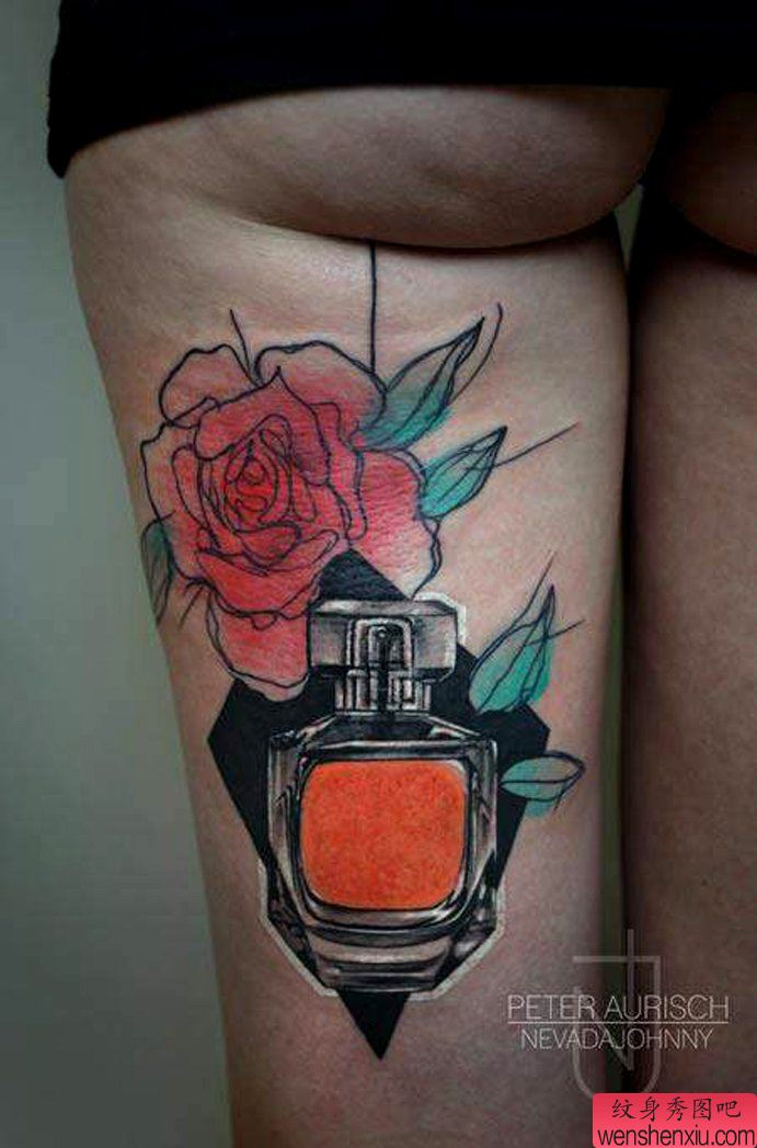 推荐一幅大腿性感流行花纹身作品