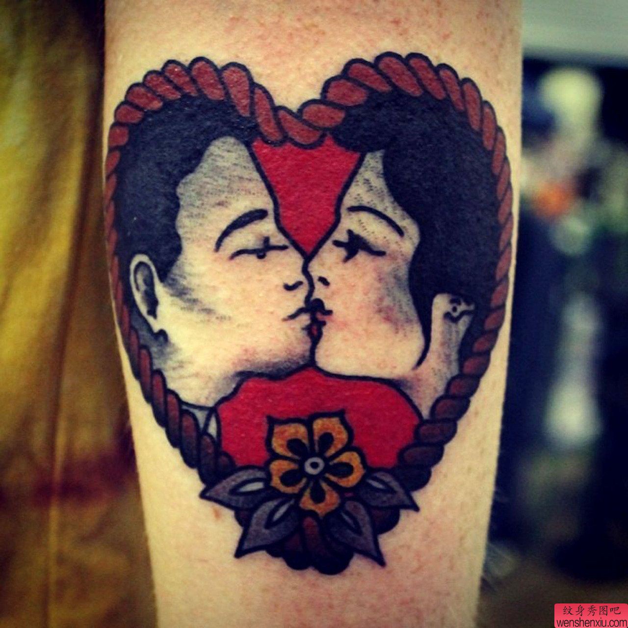 一幅爱心人物纹身图案