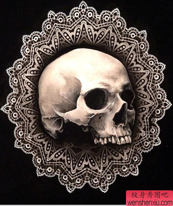 推荐一幅精致的蕾丝骷髅头纹身图案