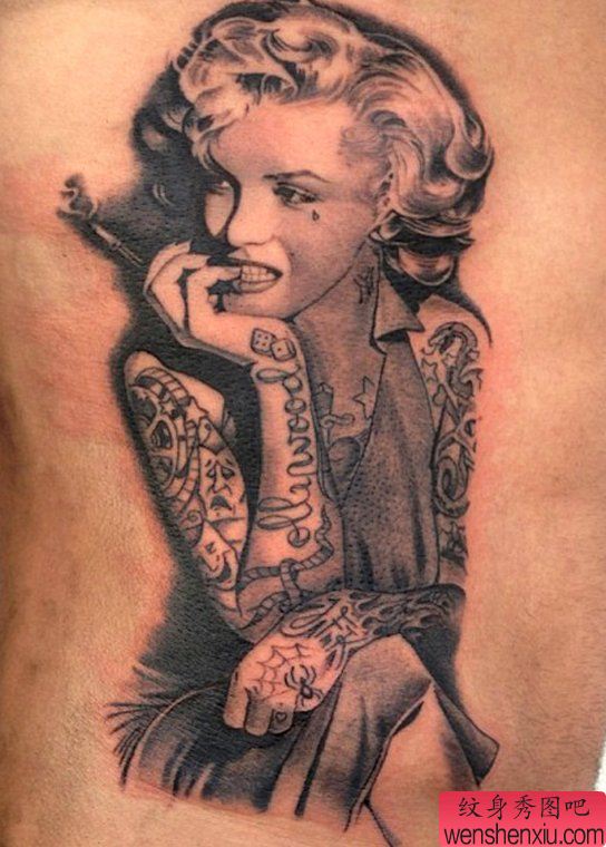 给大家欣赏一幅漂亮的梦露肖像纹身图案