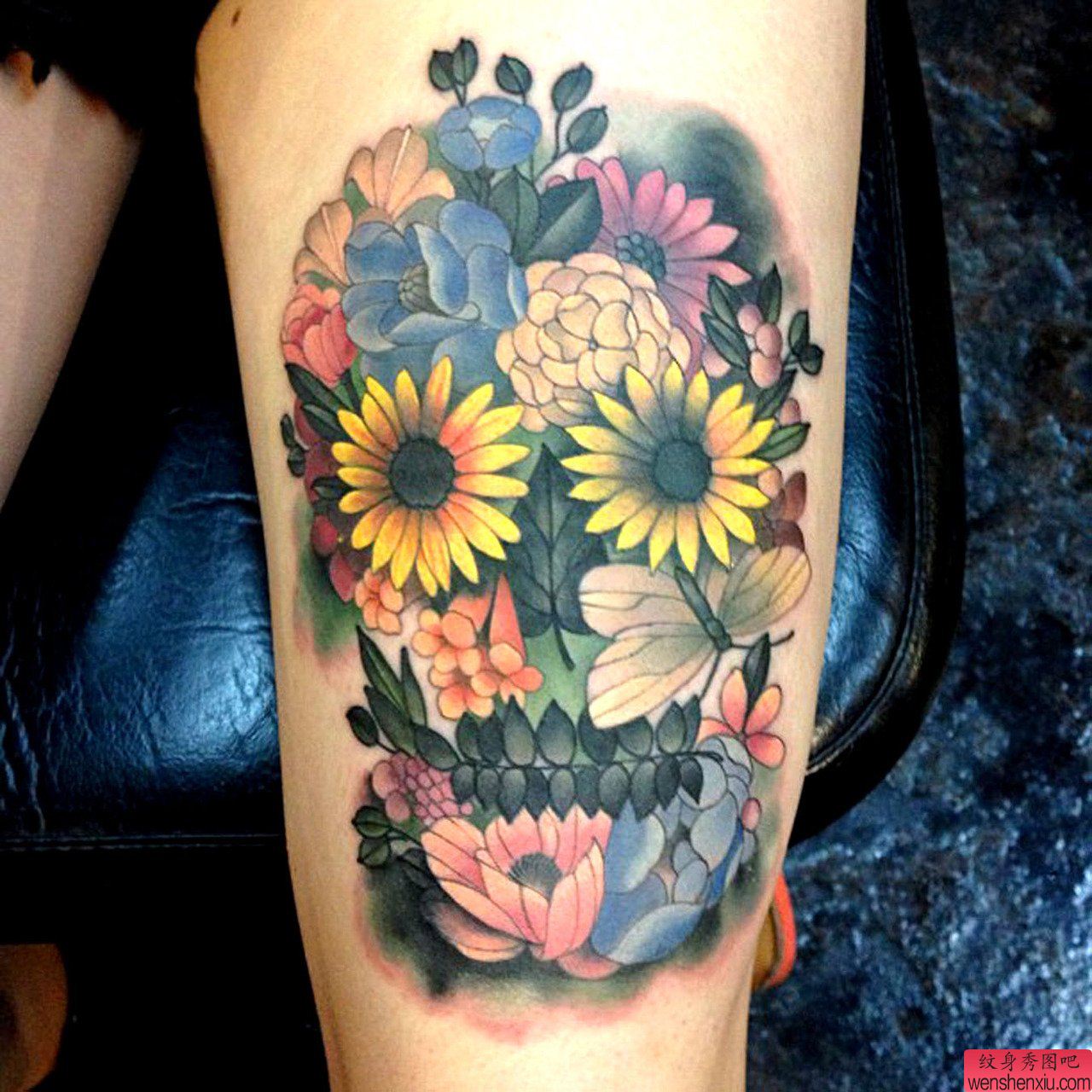 一幅流行个性的花骷髅纹身图案