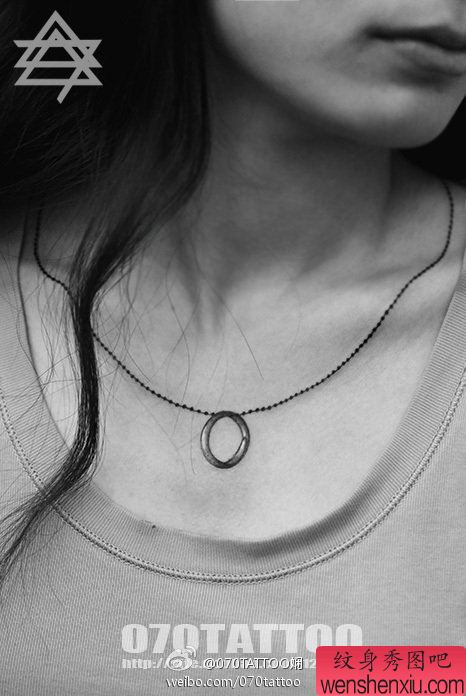 推荐一幅个性的项链纹身图案
