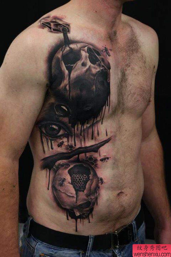 给大家推荐一幅侧腰骷髅纹身图案