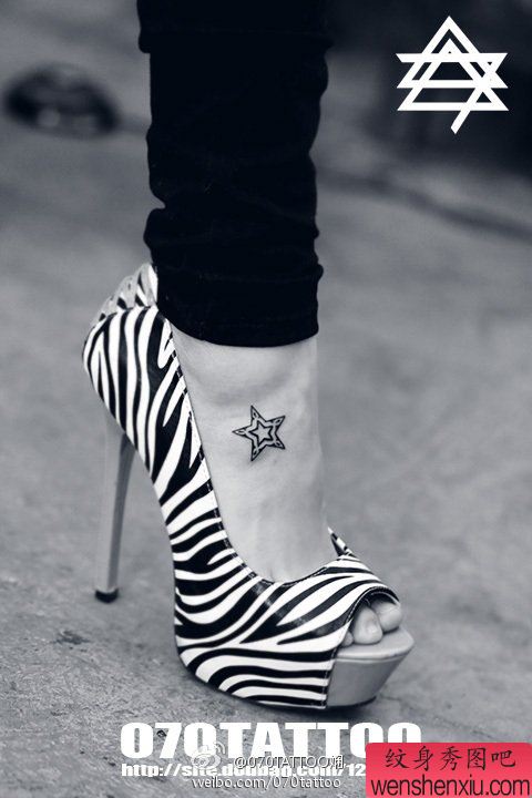 脚背五角星纹身图案由纹身秀图吧分享