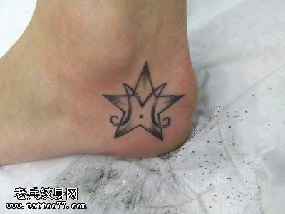 小清新腿部独特五角星文身作品