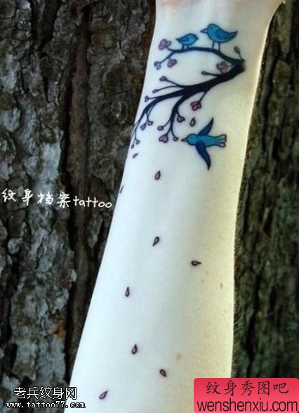 小清新手部梅花文身作品