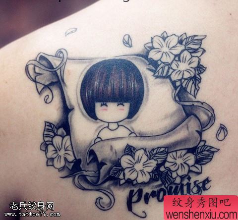 小清新背部小女孩花文身作品