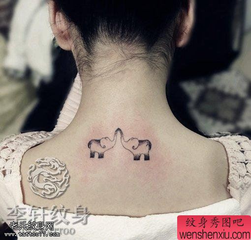 小清新背部小象文身作品