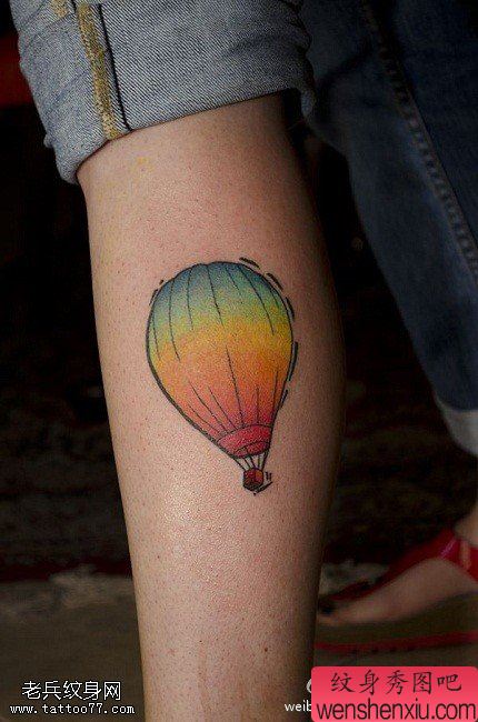 腿部热气球文身作品由文身秀图吧分享