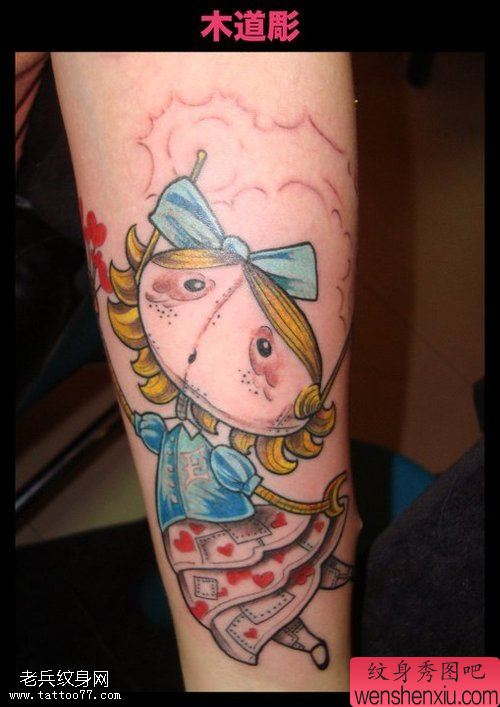 腿部彩色卡通人物文身作品由文身秀图吧分享
