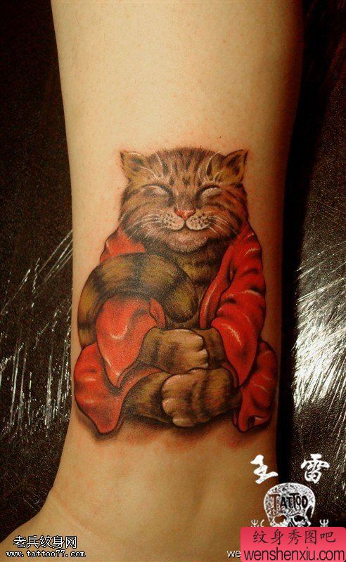 文身秀图吧推荐一幅脚踝彩色猫咪文身作品