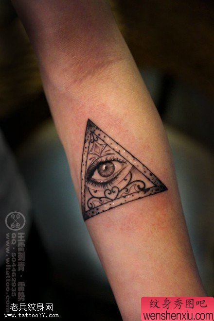 文身秀图吧推荐一幅手臂全视之眼文身作品