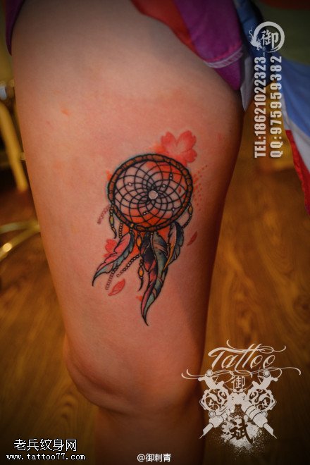 腿部彩色泼墨捕梦网文身作品