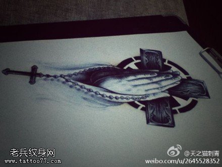 祈祷之手十字架文身作品由刺青店分享