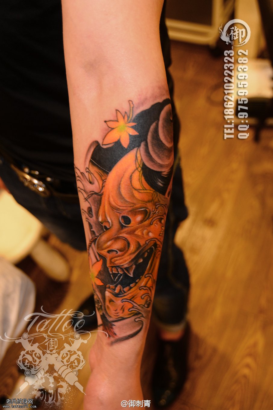 手臂彩色传统般若文身作品由刺青店分享