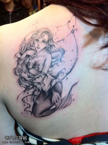 文身秀图吧推荐一幅背部美人鱼文身作品