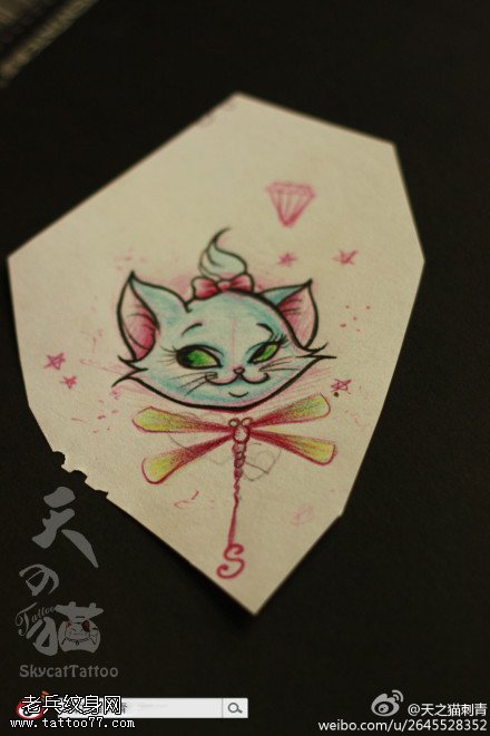 文身秀图吧推荐一幅彩色猫咪蜻蜓文身作品