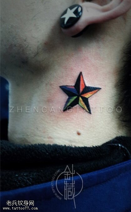 文身秀图吧推荐一幅脖子彩色五角星文身作品