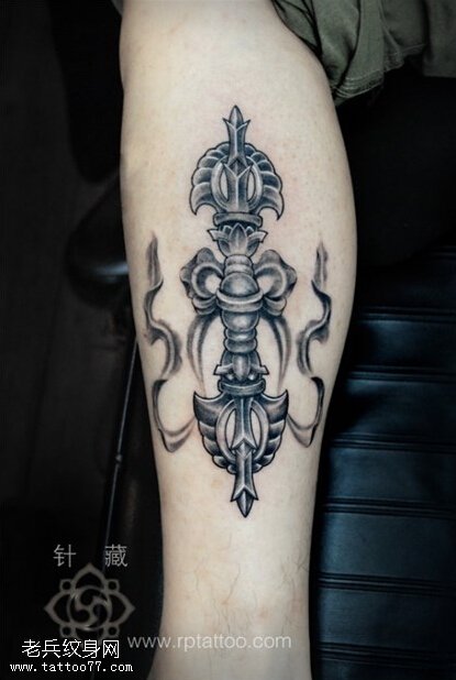 腿部金刚杵文身作品由文身秀图吧分享