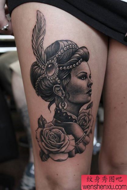 腿部黑白女郎文身作品