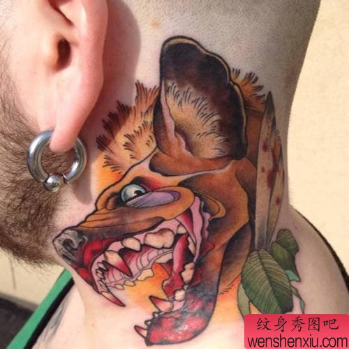 彩色脖子狗狗文身作品