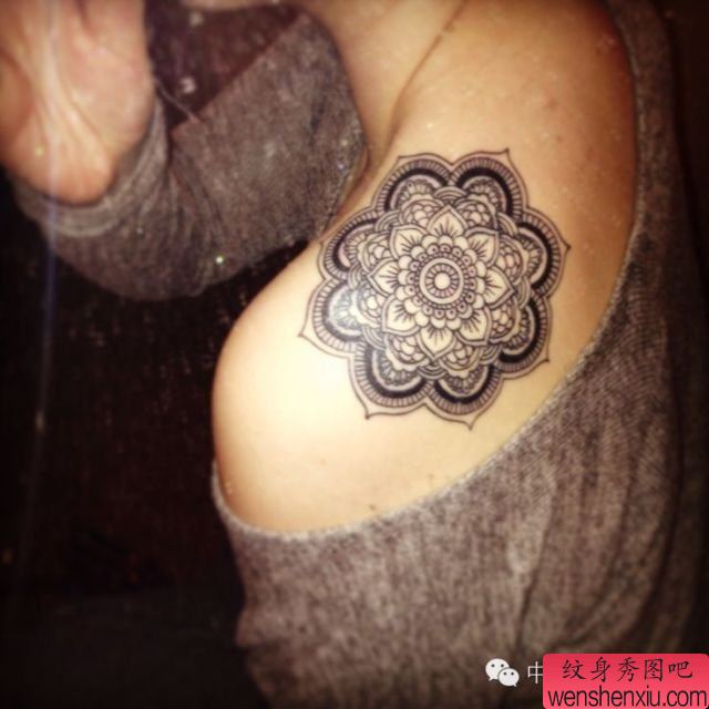 一组象征着人追求和谐与完美曼陀罗文身作品由文身分享