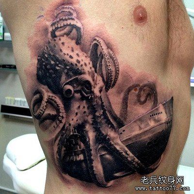 侧腰章鱼文身作品