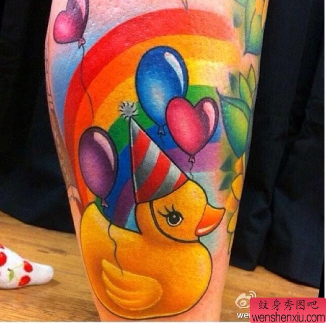 脚踝小黄鸭文身作品