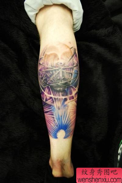 文身秀图吧推荐一幅腿部星空文身作品