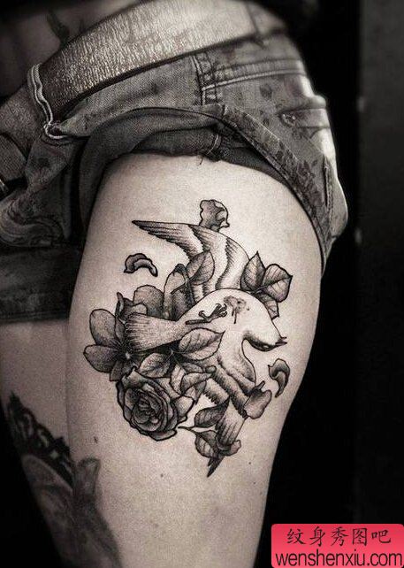 文身秀图吧推荐一幅女人腿部鸽子玫瑰文身作品