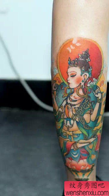 文身秀图吧推荐一幅腿部彩色佛文身作品