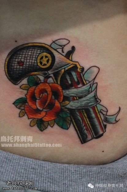 文身秀图吧推荐一组彩色手枪文身图片